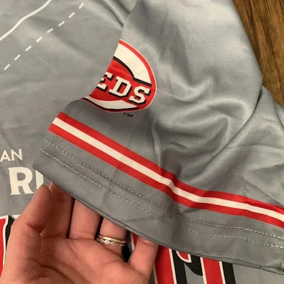 Cincinnati reds top - Picture 4 of 5